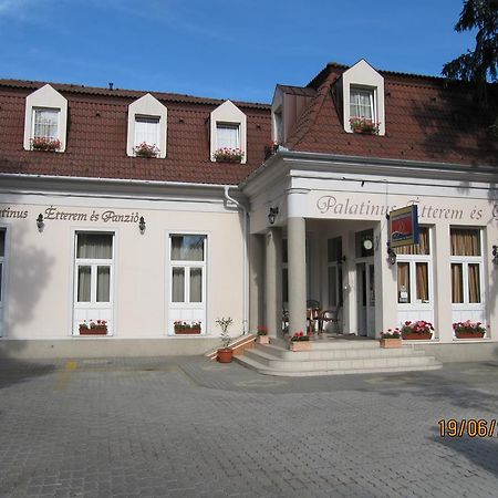 Goecsej Palatinus Etterem Es Panzio Aparthotel Zalaegerszeg Exterior photo