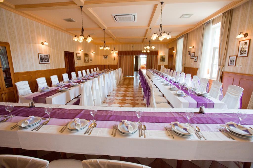 Goecsej Palatinus Etterem Es Panzio Aparthotel Zalaegerszeg Exterior photo