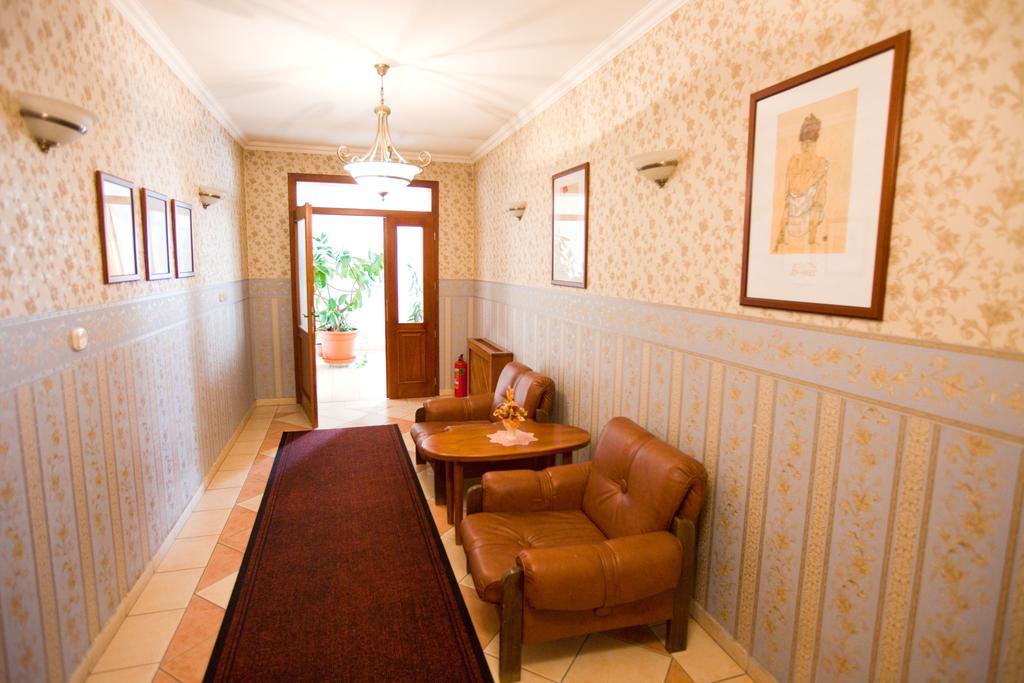 Goecsej Palatinus Etterem Es Panzio Aparthotel Zalaegerszeg Room photo